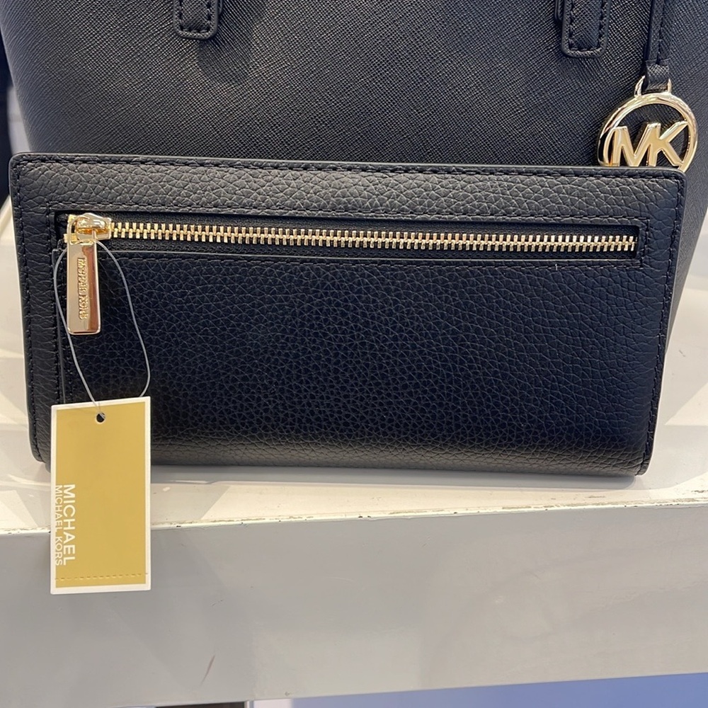 Michael Kors Reed Large Bifold Pebbled Leather Snap Wallet Card Case
Black
NWT - Picture 3 of 16